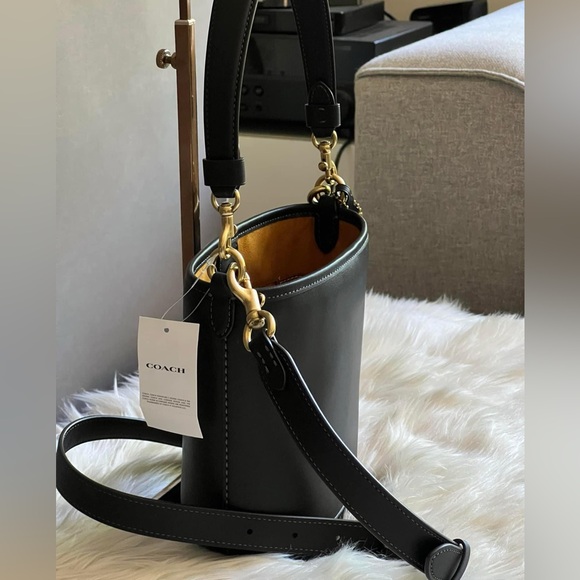 💰SOLD - CJ827 - Coach Dakota Bucket Bag 16 - Picture 2 of 14
